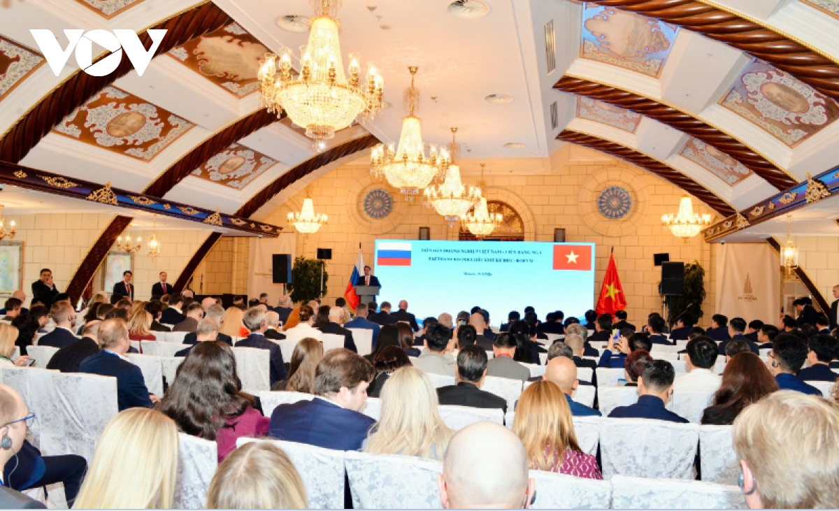 Vietnam and Russia deepen economies ties at Moscow business forum